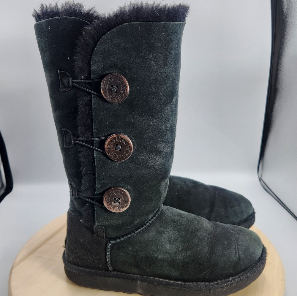 UGG Womens Tall Boots sz 7